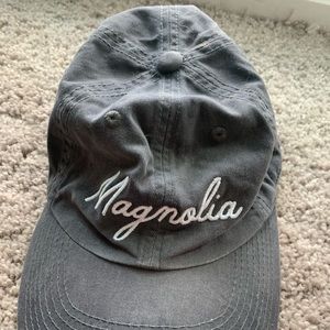 Magnolia hat